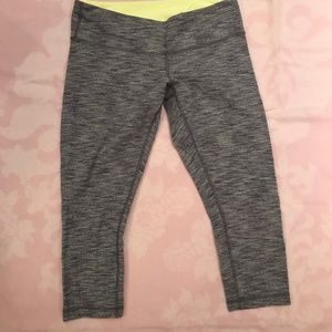 Lululemon crops grey 8